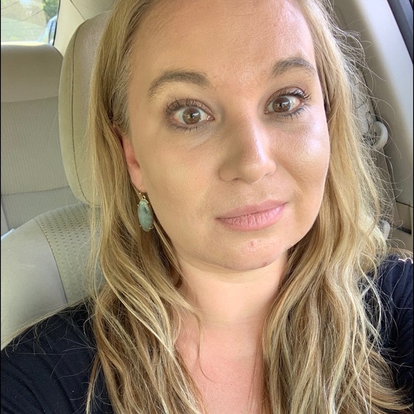 Meet your Posher, Jana - Picture 2 of 3